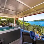 Lora Villa *