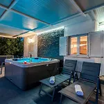 Lora Villa *