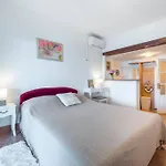 Lora Villa