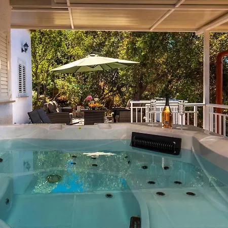 Villa Lora *