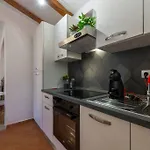 Lora Villa